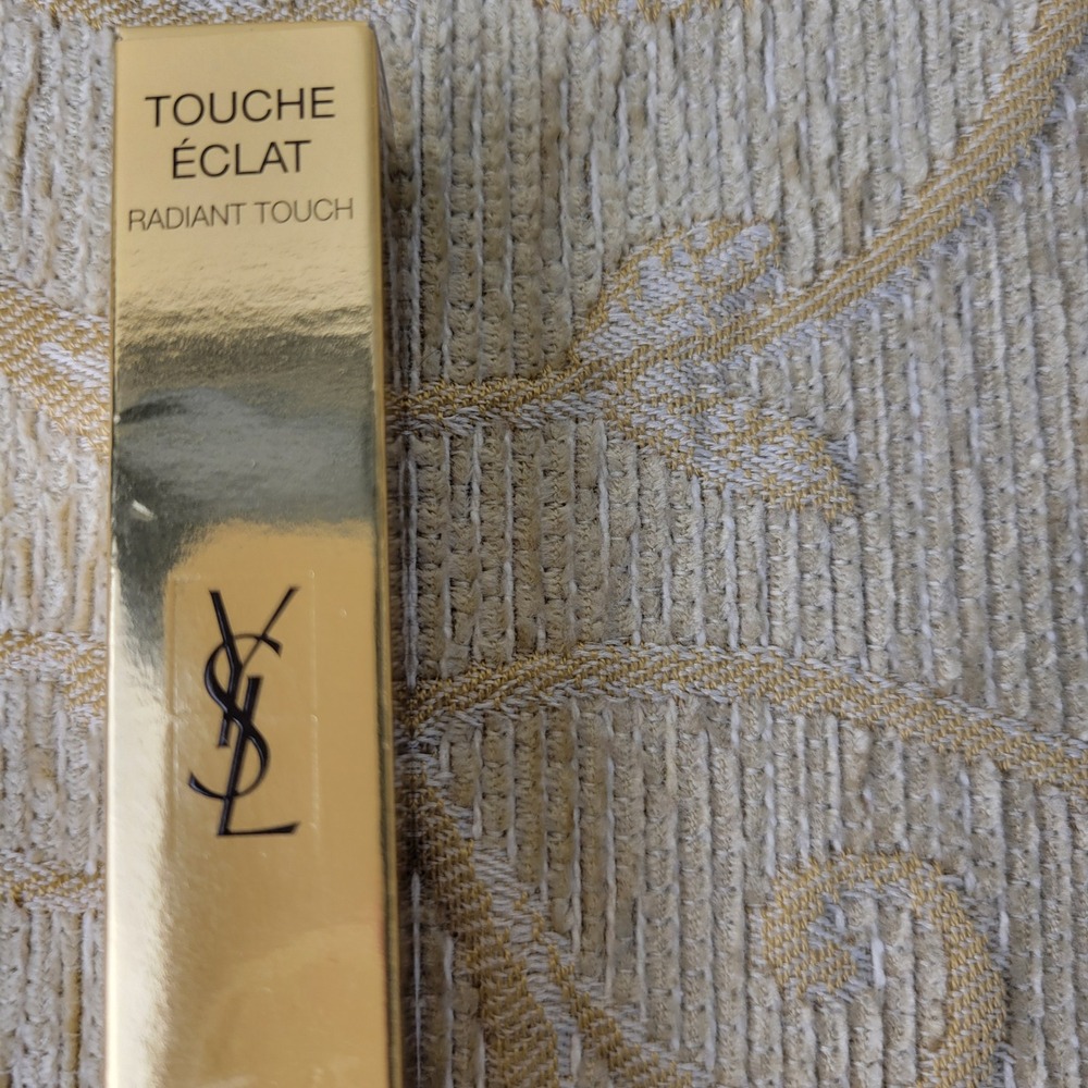 YSL Touche Eclat Radiant Touch Highlighter Concealer Choose Shade 6 7 8 NEW - Picture 2 of 7